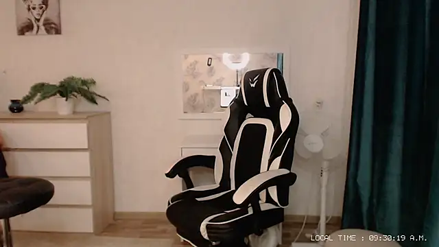 Snapshot of Lola_Richie chatting on February 17, 2025, 4:31 am Lola Richie online show from February 17, 2025, 4:31 am