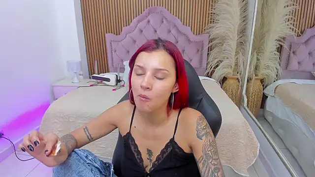 Snapshot of CinthiaCollins chatting on May 15, 2026, 9:33 pm CinthiaCollins online show from May 15, 2026, 9:33 pm