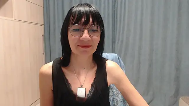 Snapshot of Erica95Bloom chatting on January 10, 2025, 5:56 pm Erica95Bloom online show from January 10, 2025, 5:56 pm