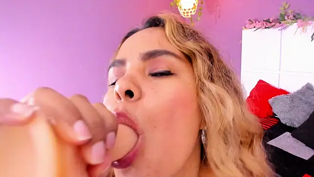 MarieKoster online show from January 30, 2025, 4:13 pm