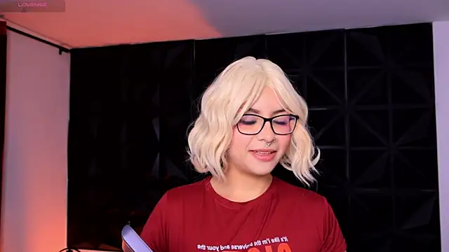 Snapshot of Misselektra__ chatting on January 6, 2025, 3:42 am Misselektra online show from January 6, 2025, 3:42 am