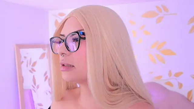 Misselektra   online show from November 17, 2025, 3:56 am