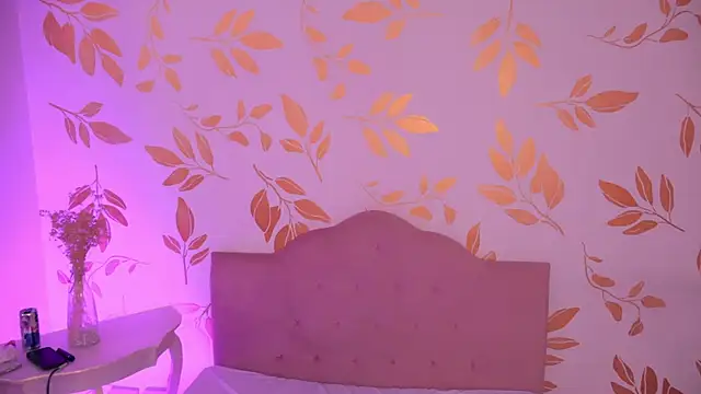 Misselektra   online show from April 10, 2026, 5:23 am