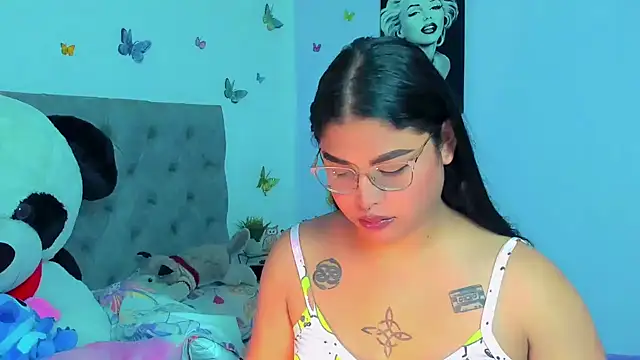 mabellfox online show from December 15, 2024, 3:31 pm