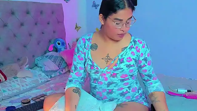 mabellfox online show from December 25, 2024, 9:54 pm