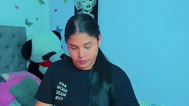 mabellfox online show from February 11, 2025, 8:52 pm