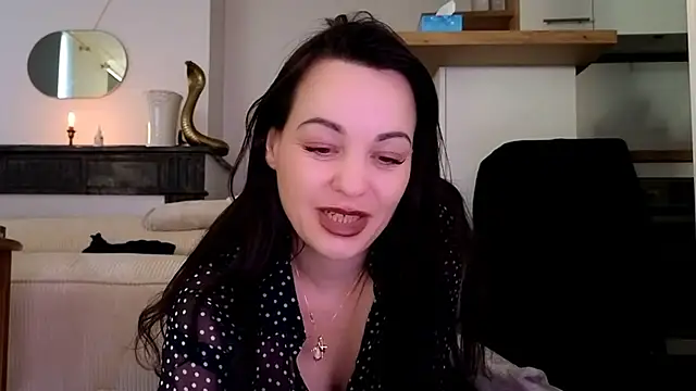 Lilie romeo online show from December 4, 2024, 2:26 pm