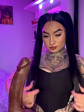 Snapshot of CloeeBeckam chatting on November 4, 2025, 6:23 am CloeeBeckam online show from November 4, 2025, 6:23 am