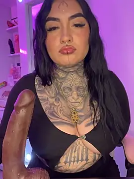 Snapshot of CloeeBeckam chatting on November 12, 2025, 8:04 am CloeeBeckam online show from November 12, 2025, 8:04 am