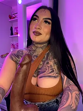 Snapshot of CloeeBeckam chatting on December 2, 2025, 8:52 am CloeeBeckam online show from December 2, 2025, 8:52 am