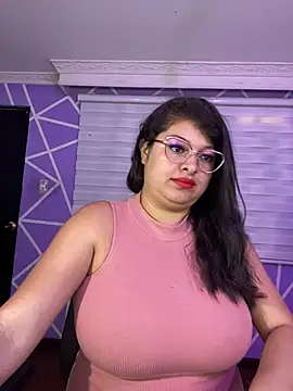 MiiaaJoness online show from May 14, 2026, 5:09 pm