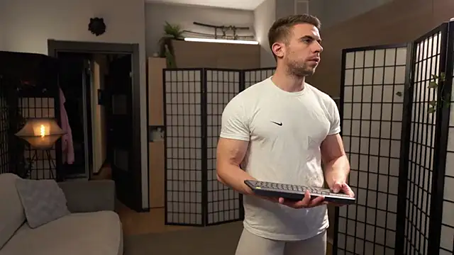 enjoy me online show from November 25, 2025, 5:46 pm