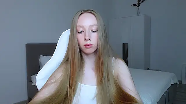 Luna insniity online show from September 8, 2025, 8:08 pm