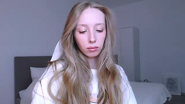 Luna insniity online show from March 11, 2026, 9:21 pm