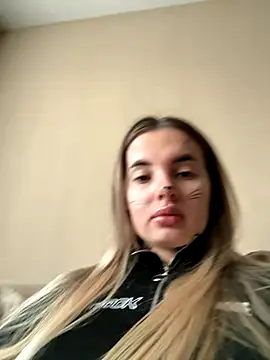 Donna Evans online show from October 31, 2025, 2:34 am