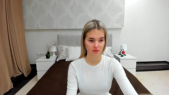 Donna Evans online show from November 27, 2025, 12:02 am