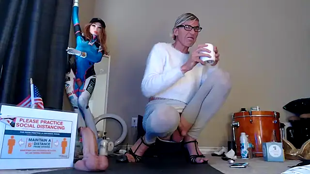 Snapshot of Taylorsexbot chatting on March 3, 2025, 4:56 pm Taylorsexbot online show from March 3, 2025, 4:56 pm