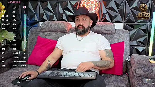 JD-69 online show from October 8, 2025, 7:11 pm