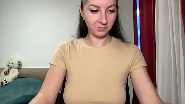 Snapshot of beauty_bella chatting on December 18, 2024, 9:29 pm beauty bella online show from December 18, 2024, 9:29 pm