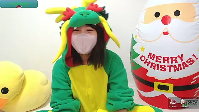 Snapshot of SUZU_ chatting on December 23, 2024, 12:08 pm SUZU online show from December 23, 2024, 12:08 pm