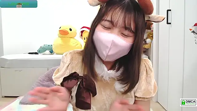 Snapshot of SUZU_ chatting on December 25, 2024, 12:05 pm SUZU online show from December 25, 2024, 12:05 pm