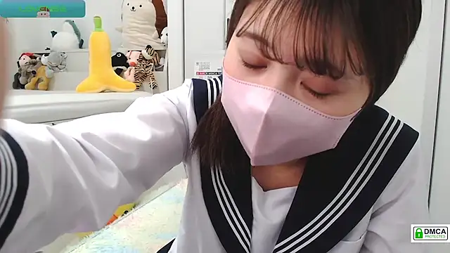 Snapshot of SUZU_ chatting on January 7, 2025, 9:35 pm SUZU online show from January 7, 2025, 9:35 pm