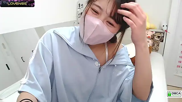 Snapshot of SUZU_ chatting on January 18, 2025, 4:15 am SUZU online show from January 18, 2025, 4:15 am