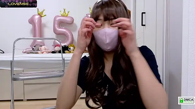 Snapshot of SUZU_ chatting on February 23, 2025, 12:05 pm SUZU online show from February 23, 2025, 12:05 pm