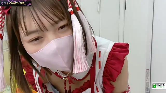 Snapshot of SUZU_ chatting on March 21, 2025, 8:40 pm SUZU online show from March 21, 2025, 8:40 pm