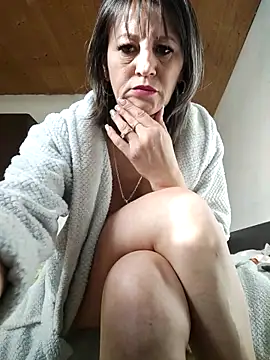 naughtymilfT online show from February 12, 2026, 1:28 pm