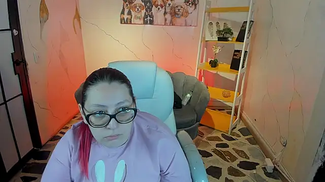 Snapshot of NiickyJones chatting on November 6, 2025, 10:10 pm NiickyJones online show from November 6, 2025, 10:10 pm