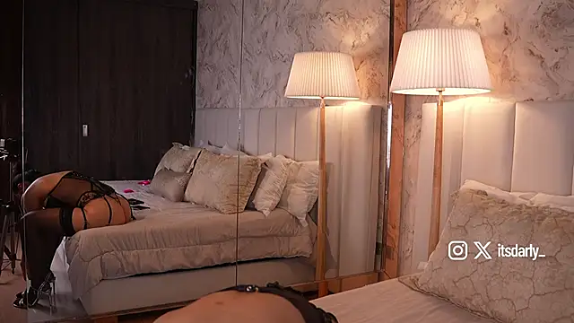 Rosalie vega online show from April 18, 2026, 1:31 am