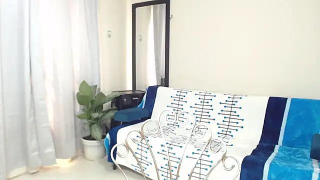 AmbarSofhia online show from January 14, 2025, 7:43 pm