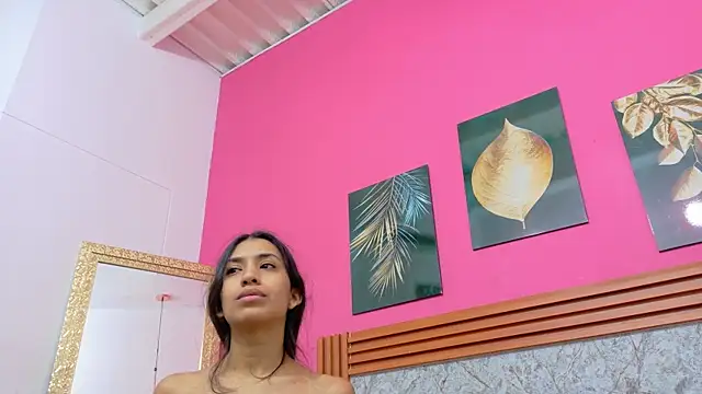 littlee emilyy  online show from March 19, 2026, 12:53 pm