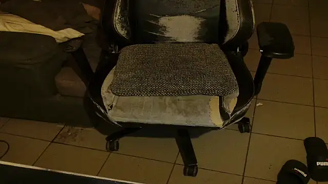 Str8boyy online show from April 8, 2026, 12:43 am