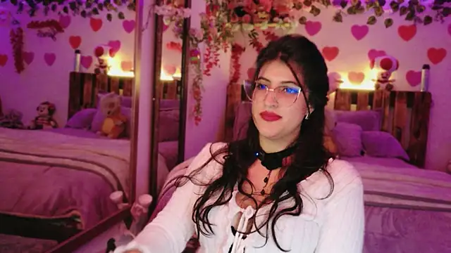 azahar  ziiz online show from April 22, 2026, 11:50 pm