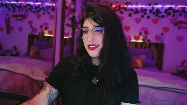 azahar  ziiz online show from April 29, 2026, 1:43 am