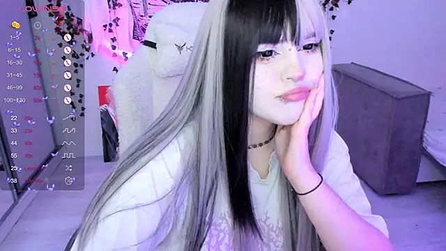 SelenaCute online show from November 11, 2025, 4:34 am