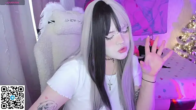 SelenaCute online show from January 6, 2026, 7:56 am