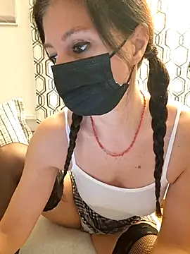 Snapshot of Silvia_Zeno chatting on November 8, 2025, 5:51 am Silvia Zeno online show from November 8, 2025, 5:51 am