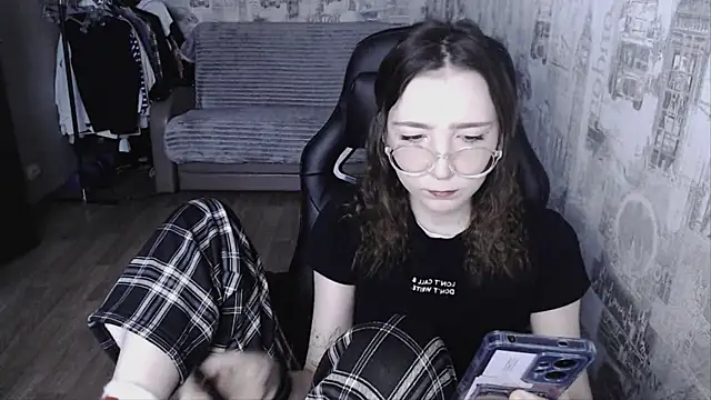 AmeliaKamishiro online show from January 5, 2025, 11:37 am