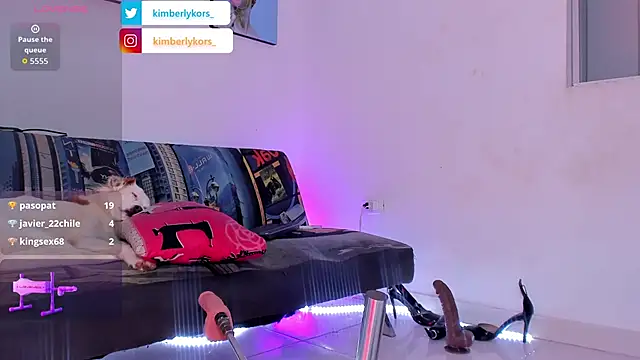 Kimberlykors online show from November 22, 2025, 11:09 am