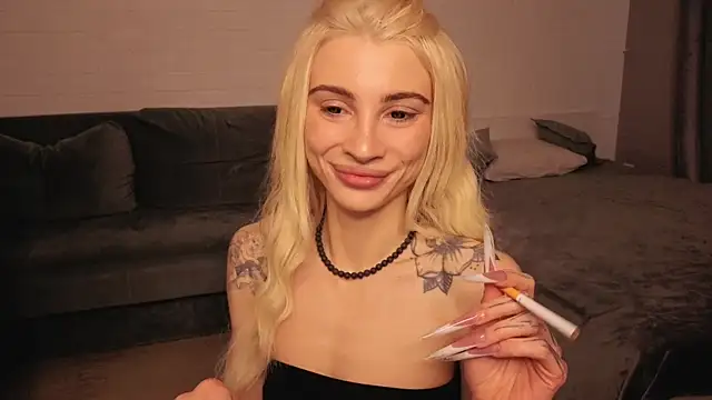 Snapshot of Ashley-Urban chatting on October 31, 2025, 6:14 am Ashley-Urban online show from October 31, 2025, 6:14 am