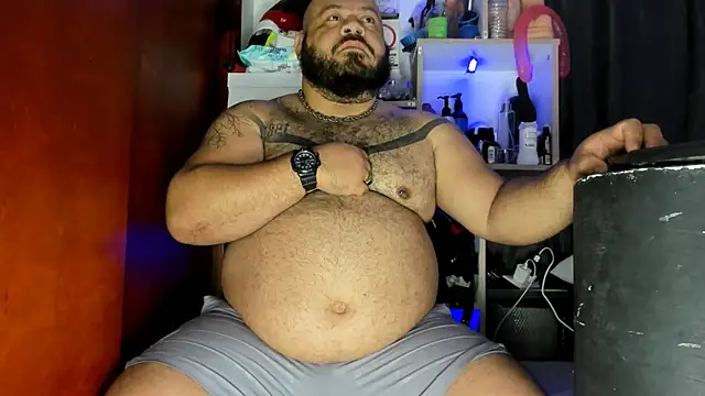 Snapshot of Latino_bigcock chatting on December 7, 2024, 3:04 am Latino bigcock online show from December 7, 2024, 3:04 am