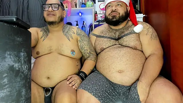 Snapshot of Latino_bigcock chatting on December 23, 2024, 7:38 am Latino bigcock online show from December 23, 2024, 7:38 am
