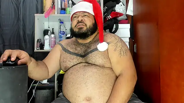 Snapshot of Latino_bigcock chatting on December 30, 2024, 3:36 am Latino bigcock online show from December 30, 2024, 3:36 am