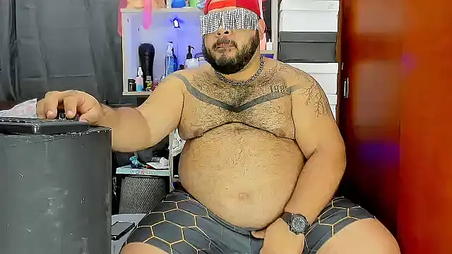 Snapshot of Latino_bigcock chatting on February 27, 2025, 6:29 am Latino bigcock online show from February 27, 2025, 6:29 am