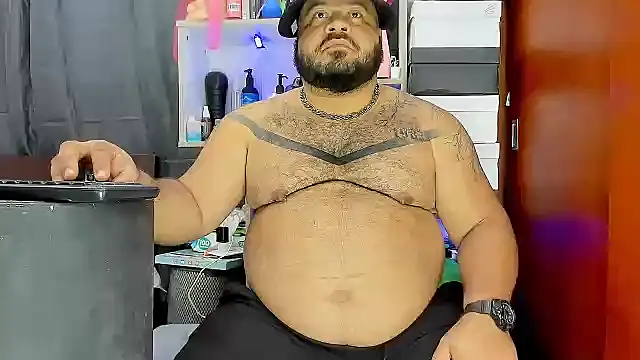 Snapshot of Latino_bigcock chatting on March 6, 2025, 1:37 am Latino bigcock online show from March 6, 2025, 1:37 am