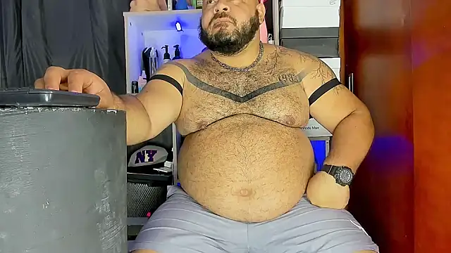 Snapshot of Latino_bigcock chatting on March 16, 2025, 3:47 am Latino bigcock online show from March 16, 2025, 3:47 am