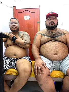 Snapshot of Latino_bigcock chatting on September 27, 2025, 1:43 am Latino bigcock online show from September 27, 2025, 1:43 am